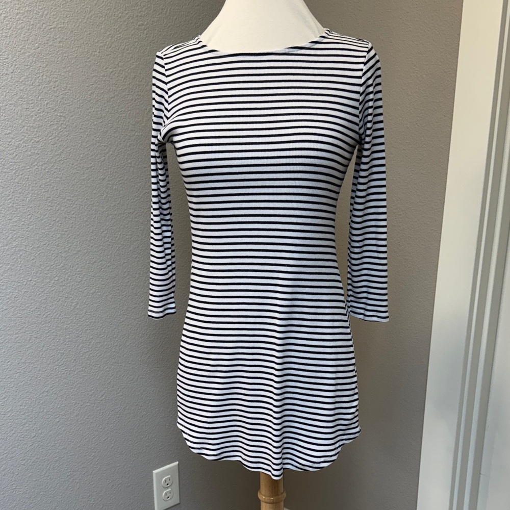 Stem Nordstrom striped tunic tee T-shirt small black white stripe 3/4 length